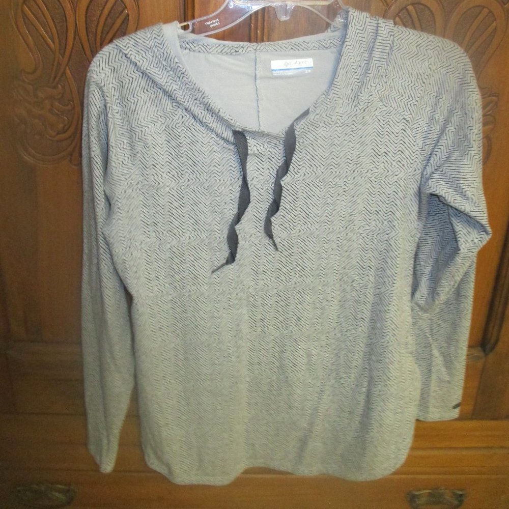 Columbia pullover hoodie ladies small cute gray and black pattern